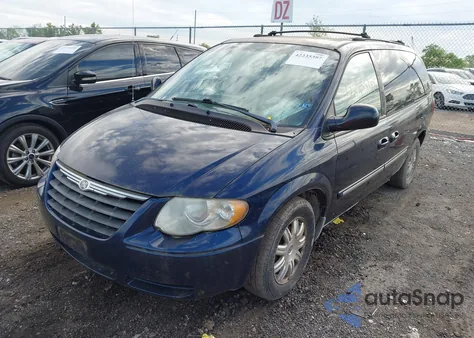 2005 Chrysler Town & Country Touring из США, поврежденный, VIN 2C4GP54L15R494264